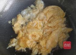 黄瓜青椒炒鸡蛋的做法图解3