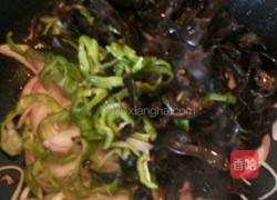 洋葱木耳炒双蛋的做法图解6
