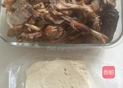 鸭架豆腐汤的做法图解1