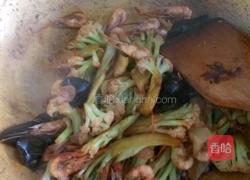 菜花炒虾的做法图解4