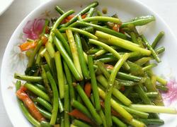 清炒蒜苔