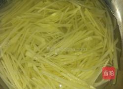 青椒炒土豆丝的做法图解1