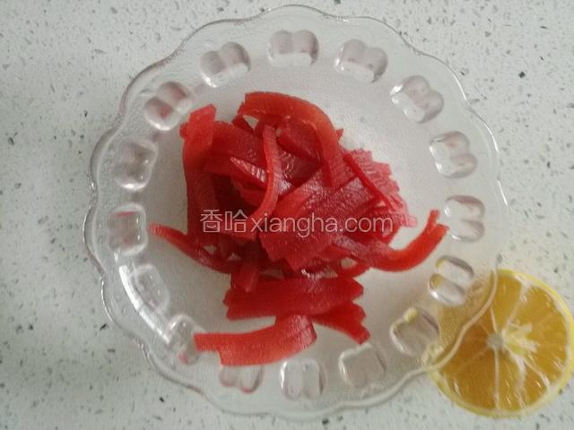 北京稻香村金糕最正宗，切成金糕条儿；