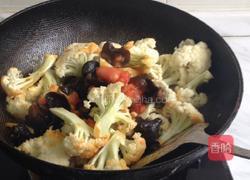 咖喱番茄焖菜花的做法图解7