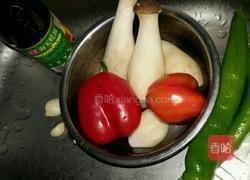 双椒杏鲍菇的做法图解1