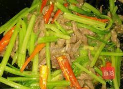 辣椒芹菜炒牛肉的做法图解8