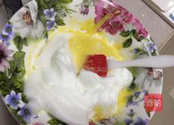 超级简单戚风蛋糕卷的做法图解3