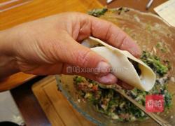 月牙饺子包法的做法图解5