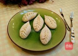 柳叶饺子的包法的做法图解1