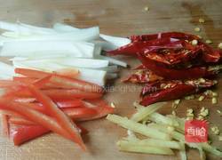 黄豆芽炒肉丝的做法图解2