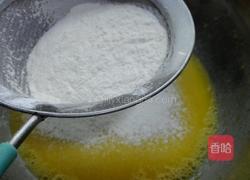 六寸戚风蛋糕的做法图解3