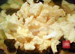 西葫芦木耳炒鸡蛋的做法图解7