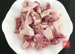 土豆啤酒鸭的做法图解1
