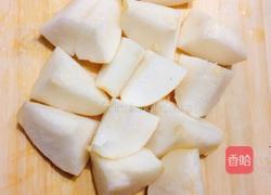 莲子百合雪梨汤的做法图解2