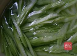 香干西芹的做法图解1