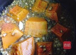 绿豆南瓜百合汤的做法图解6