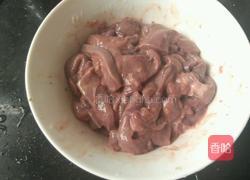 蒜苗爆猪肝的做法图解3