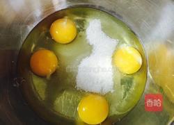 海绵蛋糕的做法图解1