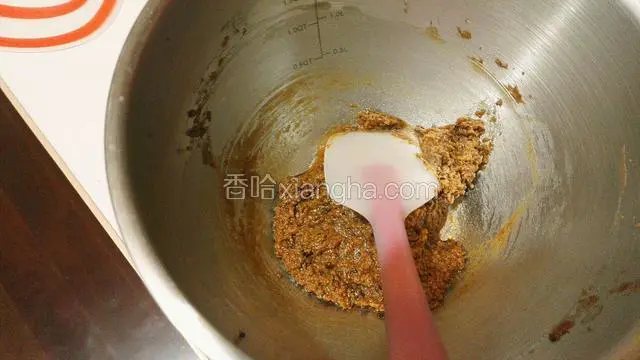 加入香精，搅拌均匀～