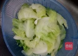 猪肉圆白菜水饺的做法图解2