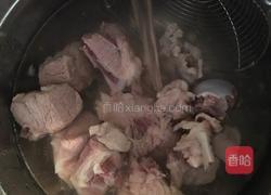 白萝卜排骨汤的做法图解2