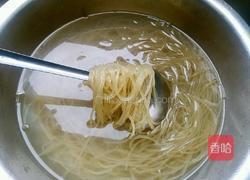 白菜炒粉丝的做法图解2