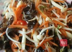 炒海鲜菇胡萝卜绿豆芽的做法图解7