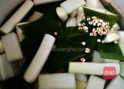 冬瓜海带排骨汤的做法图解3