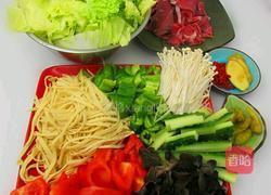 酸爽牛肉锅的做法图解1