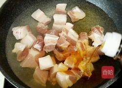 五花肉煨茨菇的做法图解2