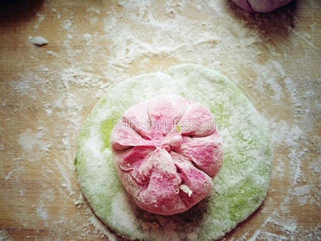 第二个绿色包粉色包好。