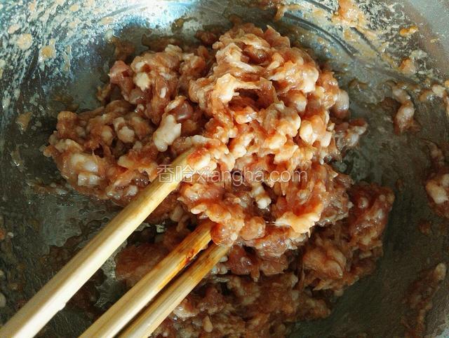 倒入适量香油