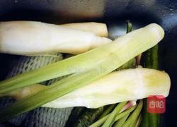 肉丝炒茭白的做法图解1