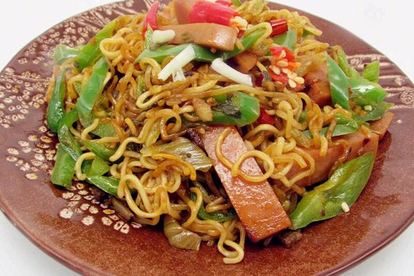 老坛酸菜火腿炒面