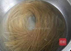 豆角肉丝炒粉条的做法图解2