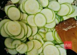 翠玉瓜炒肉末的做法图解6