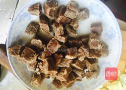 牛肉萝卜煲的做法图解2