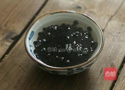 （补血滋阴）莲藕黑豆煲鲶鱼汤的做法图解2