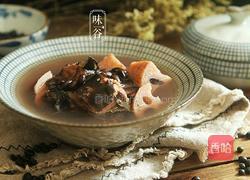 （补血滋阴）莲藕黑豆煲鲶鱼汤的做法图解7