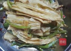 青椒腐竹的做法图解3