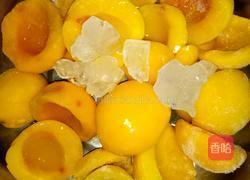 黄桃罐头的做法图解3