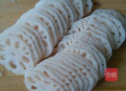 五花肉蒸藕片的做法图解1