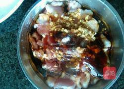 五花肉蒸藕片的做法图解4