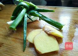 萝卜排骨汤的做法图解1