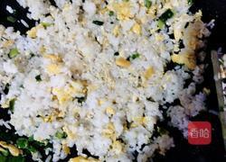 蒜苗蛋炒饭的做法图解4