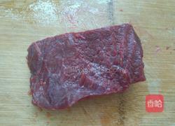 豆腐牛肉汤的做法图解1