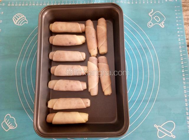 依次做好全部盖好保鲜膜醒20分钟。