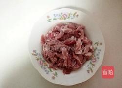大蒜炒肉丝的做法图解1
