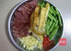 腊肠炒豆角的做法图解1