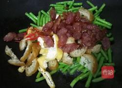 腊肠炒豆角的做法图解5